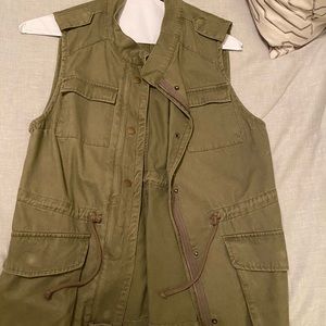 Military inspired army green vest